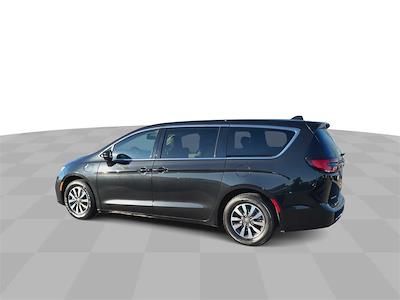 Used 2022 Chrysler Pacifica Hybrid Touring L FWD, Minivan for sale #PCA167017 - photo 2