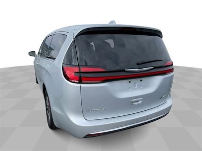 Used 2022 Chrysler Pacifica Hybrid Touring L FWD, Minivan for sale #PCA167102 - photo 2