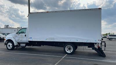 Used 2005 Ford F-650 XL Regular Cab 4x2, Box Truck for sale #PCT131482 - photo 2