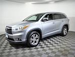 Used 2015 Toyota Highlander XLE 4x4, SUV for sale #92761A - photo 6