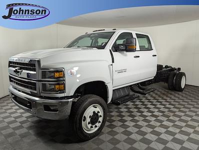 New 2024 Chevrolet Silverado 6500 Crew Cab 4x4, Cab Chassis for sale #G461013 - photo 1