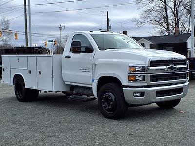 New 2023 Chevrolet Silverado 5500 Work Truck Regular Cab 4x2, Reading SL Service Body Service Truck for sale #CM2383 - photo 1