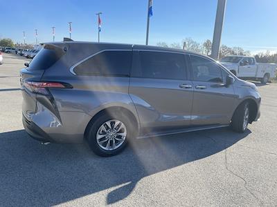 Used 2022 Toyota Sienna XLE FWD, Minivan for sale #S125211W - photo 2