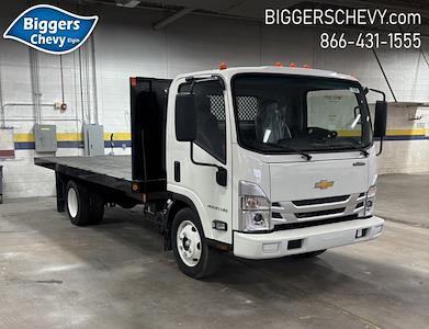 New 2025 Chevrolet LCF 4500HG Regular Cab RWD, 16' 6" Monroe Truck Equipment Versa-Line Platform Body Flatbed Truck for sale #3250003 - photo 1