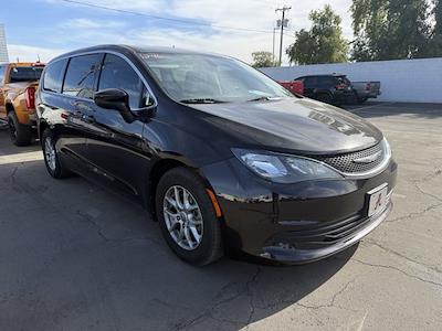 Used 2017 Chrysler Pacifica LX FWD, Minivan for sale #251015A - photo 1