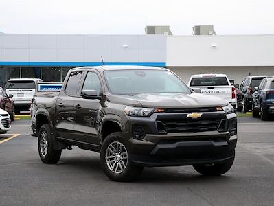 Used 2023 Chevrolet Colorado LT Crew Cab 4x4, Pickup for sale #WU212513 - photo 1