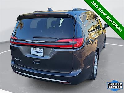 Used 2022 Chrysler Pacifica Touring L FWD, Minivan for sale #P8041 - photo 2