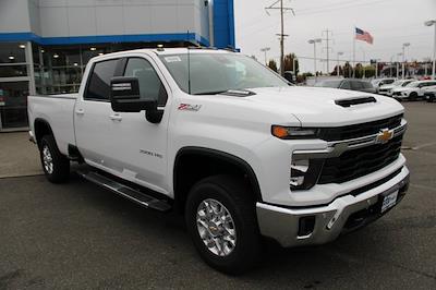 New 2025 Chevrolet Silverado 3500 LT Crew Cab 4WD, Pickup for sale #250070 - photo 1