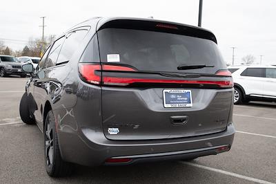 Used 2021 Chrysler Pacifica Limited AWD, Minivan for sale #T24452A - photo 2