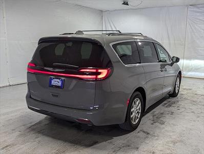 Used 2022 Chrysler Pacifica Touring L FWD, Minivan for sale #DP55911 - photo 2