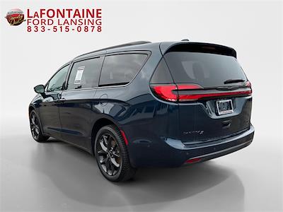 Used 2021 Chrysler Pacifica Limited AWD, Minivan for sale #4FB0748S - photo 2