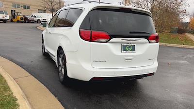 Used 2019 Chrysler Pacifica Limited FWD, Minivan for sale #4C416A - photo 2