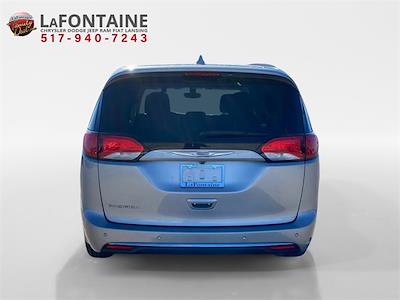 Used 2018 Chrysler Pacifica Touring Plus FWD, Minivan for sale #24L0772A - photo 2