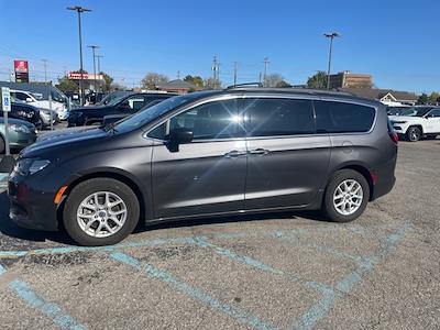 Used 2021 Chrysler Voyager LXI FWD, Minivan for sale #24L0784A - photo 1