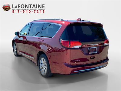 Used 2017 Chrysler Pacifica Touring L FWD, Minivan for sale #4L660P - photo 2