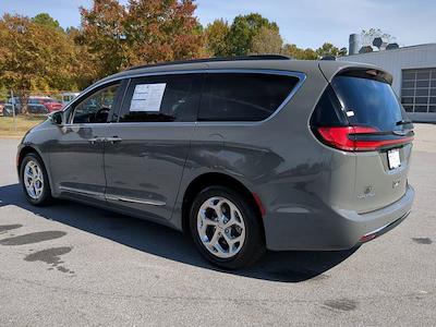 Used 2022 Chrysler Pacifica Limited FWD, Minivan for sale #P10616 - photo 2