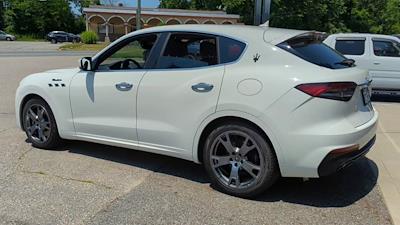 2023 Maserati Levante AWD, SUV for sale #13230 - photo 2