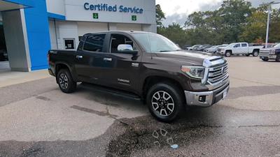 Used 2018 Toyota Tundra SR5 Crew Cab 4x4, Pickup for sale #13302 - photo 1