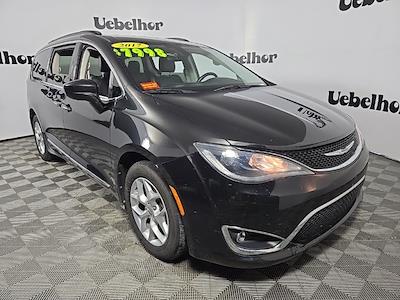 Used 2017 Chrysler Pacifica Touring L FWD, Minivan for sale #721459B - photo 1