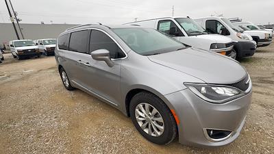 Used 2018 Chrysler Pacifica Touring L FWD, Minivan for sale #ZT21670B - photo 1