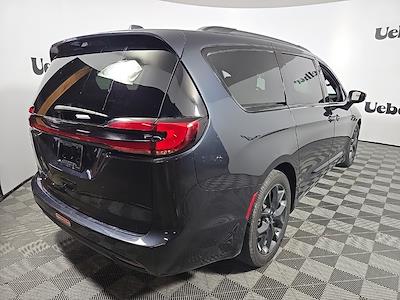 Used 2021 Chrysler Pacifica Touring L FWD, Minivan for sale #ZT22121A - photo 2