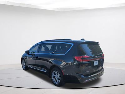 Used 2022 Chrysler Pacifica Limited FWD, Minivan for sale #GADJ11542 - photo 2