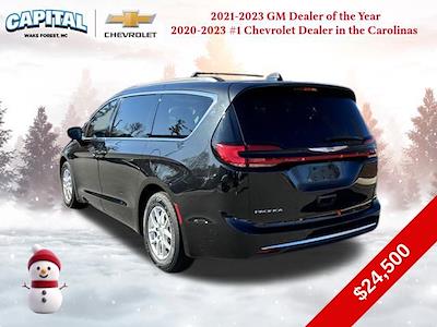 Used 2022 Chrysler Pacifica Touring L FWD, Minivan for sale #9AT8445 - photo 2