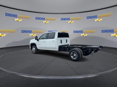 2025 Chevrolet Silverado 3500 Crew Cab 4WD, Cab Chassis for sale #77009 - photo 2