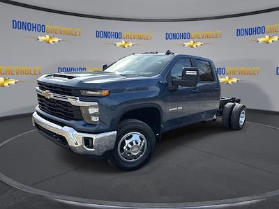 New 2025 Chevrolet Silverado 3500 LT Crew Cab 4WD, 9' 4" CM Truck Beds SK Model Flatbed Truck for sale #77253 - photo 2