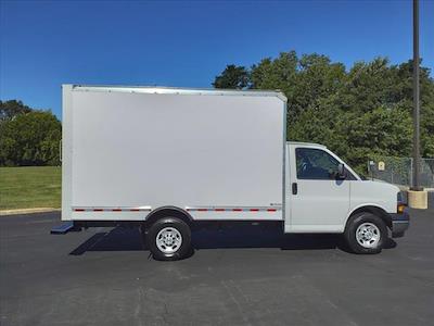 2022 Chevrolet Express 3500 4x2, Morgan Truck Body Mini-Mover Box Van #21791 - photo 1