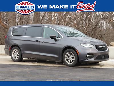 Used 2023 Chrysler Pacifica Touring L FWD, Minivan for sale #CN3047 - photo 1