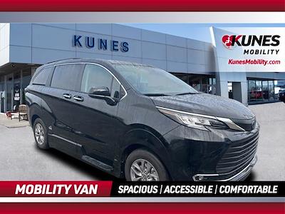 Used 2023 Toyota Sienna XLE AWD, Mobility for sale #04M1007 - photo 1