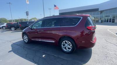 Used 2022 Chrysler Pacifica Limited AWD, Minivan for sale #62188 - photo 2