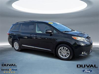 2015 Toyota Sienna 4x2, Minivan for sale #FS638662 - photo 1