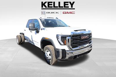 New 2025 GMC Sierra 3500 Pro Crew Cab 4x4, Cab Chassis for sale #F25136 - photo 1