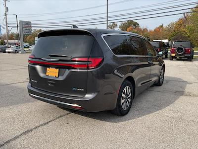 Used 2022 Chrysler Pacifica Touring L FWD, Minivan for sale #D1132 - photo 2