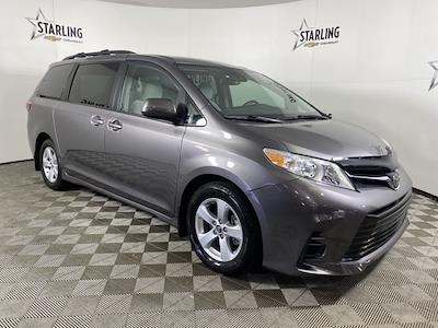 Used 2018 Toyota Sienna LE 4x2, Minivan for sale #912449T - photo 1