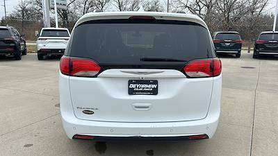 Used 2020 Chrysler Pacifica Touring L FWD, Minivan for sale #R5333A - photo 2