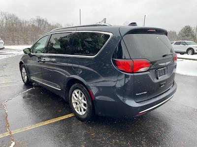 Used 2020 Chrysler Pacifica Touring L FWD, Minivan for sale #1U7151P - photo 2