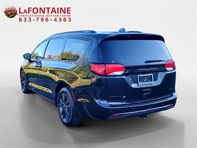 Used 2020 Chrysler Pacifica Launch Edition AWD, Minivan for sale #24U2131A - photo 2