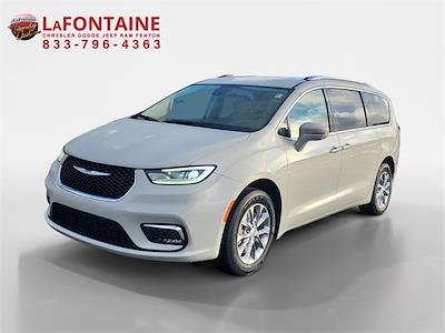 Used 2021 Chrysler Pacifica Touring L AWD, Minivan for sale #24U2439A - photo 1