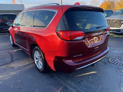 Used 2018 Chrysler Pacifica Touring L Plus FWD, Minivan for sale #24U2718A - photo 2