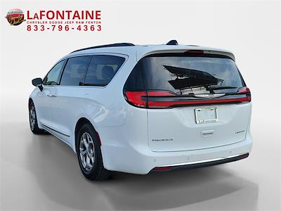 Used 2023 Chrysler Pacifica Limited FWD, Minivan for sale #4U0794P - photo 2