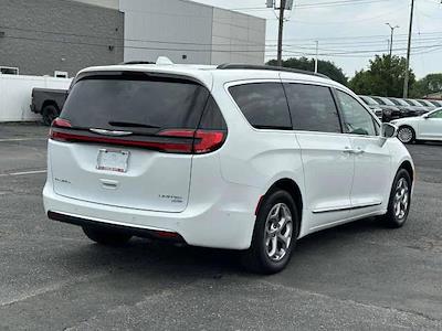 Used 2022 Chrysler Pacifica Limited AWD, Minivan for sale #NR156477 - photo 2