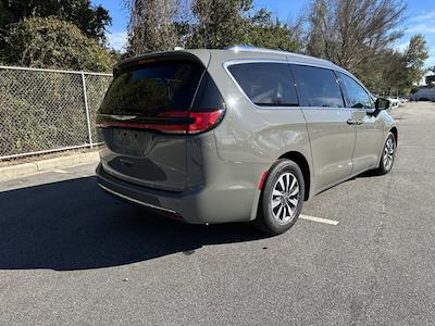 Used 2021 Chrysler Pacifica FWD, Minivan for sale #P31736 - photo 2