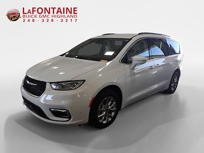 Used 2021 Chrysler Pacifica Touring L AWD, Minivan for sale #4A132S - photo 1