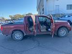 Used 2018 Nissan Frontier SV Crew Cab 4x4, Pickup for sale #1EM10399 - photo 8