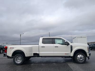 New 2025 Ford F-450 Lariat Crew Cab 4WD, Pickup for sale #SEC08628 - photo 1