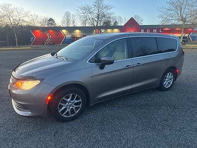 Used 2017 Chrysler Pacifica Touring FWD, Minivan for sale #F24628B - photo 2