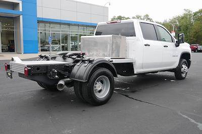 2024 Chevrolet Silverado 3500 Crew Cab 4x4, Cab Chassis for sale #29709 - photo 2